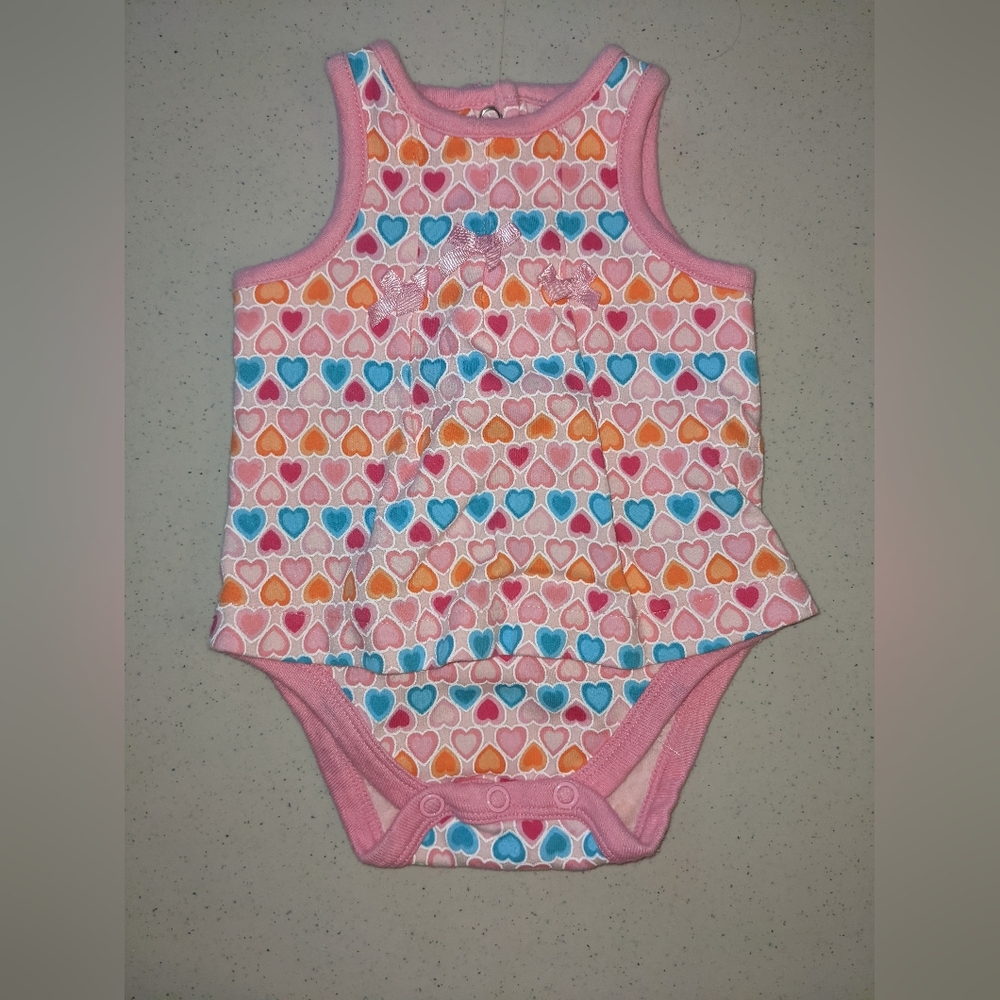 Newborn onesie Pink Hearts